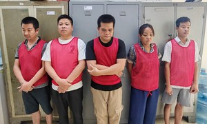 Gần 500 chuyến xe và hơn 33.500 tấn chất thải đổ trái phép xuống ao 
