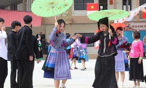 Những ước mơ mới dưới mái trường nội trú Mường Khương