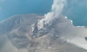 Indonesia: 6 núi lửa đồng loạt hoạt động