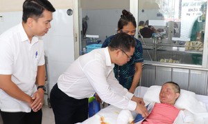 TPHCM hỗ trợ nạn nhân trong vụ cháy tại Đông Hưng Thuận khiến 2 người tử vong