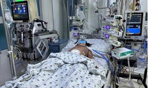 Cao điểm mùa mưa, TPHCM liên tục tiếp nhận trẻ sốt xuất huyết nặng