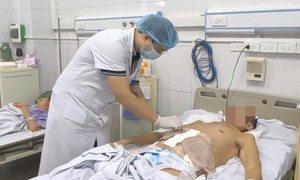 Cứu sống người đàn ông bị rò đường tiêu hóa, gây áp xe phổi nghiêm trọng