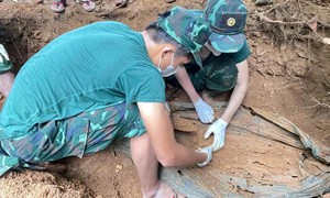Phát hiện hài cốt liệt sĩ cùng nhiều di vật trên đồi