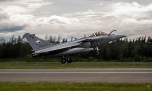 Tiêm kích Rafale đối đầu Typhoon 'tranh ngôi vua bầu trời' châu Âu?
