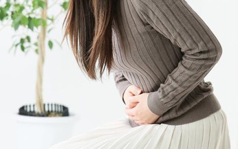 Ra máu âm đạo kéo dài cả tháng sau đình chỉ thai, đi khám mới phát hiện chửa trứng