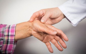 Ph&#225;t hiện nhiều ca bệnh phong kh&#243; chẩn đo&#225;n, ch&#250; &#253; c&#225;c dấu hiệu dưới đ&#226;y
