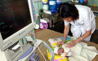 Phẫu thuật th&#224;nh c&#244;ng ca hẹp van động mạch phổi nặng
