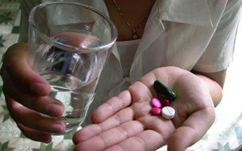 Vi&#234;m m&#224;ng n&#227;o mủ v&#224; lưu &#253; khi d&#249;ng thuốc