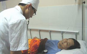 Lần đầu ti&#234;n b&#237;t lỗ r&#242; van 2 l&#225; nh&#226;n tạo bằng tim mạch can thiệp