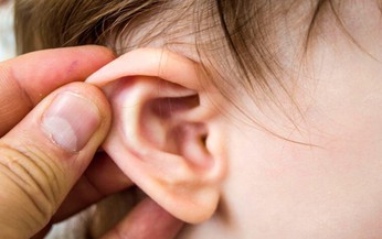 Tăng khả năng suy giảm thính lực do viêm tai giữa ở trẻ em