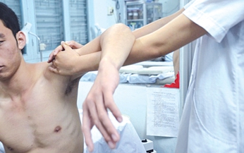 Xoa bóp - bấm huyệt điều trị cơ nhị đầu cánh tay