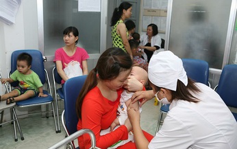 Khoảng trống miễn dịch v&#224; nguy cơ mắc sởi ở trẻ sau sinh