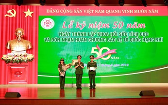 B&#225;o c&#225;o khoa học chia sẻ kinh nghiệm hồi sức cấp cứu v&#224; chống độc