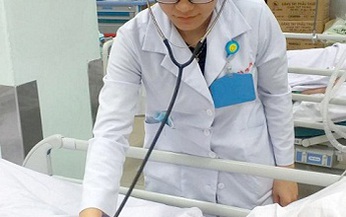Cứu sống ngoạn mục bệnh nhân hôn mê gan vì tự mua thuốc uống