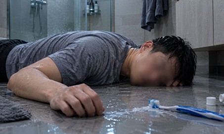 Người đàn ông 30 tuổi bất ngờ đột quỵ khi đang đánh răng buổi sáng