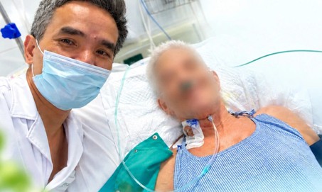 Vào phòng xông hơi hơn 1 giờ, người đàn ông hôn mê sâu, suy đa cơ quan