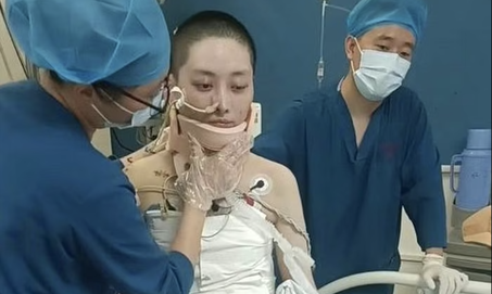 Rơi từ tầng 35, nữ streamer 28 tuổi sống sót kỳ diệu sau 16 lần phẫu thuật