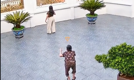 Cụ U90 vẫn bắt trend cực sung, nhảy TikTok cùng cháu gái gây sốt