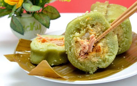 Loại lá nào thường được dùng để gói bánh chưng?