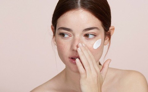 Có thể điều trị nám dứt điểm không? Bác sĩ giải đáp