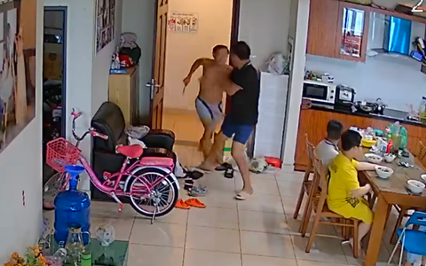 Vụ cầm dao tấn công hàng xóm ở chung cư Hà Nội: Nhiều cư dân rất hoang mang