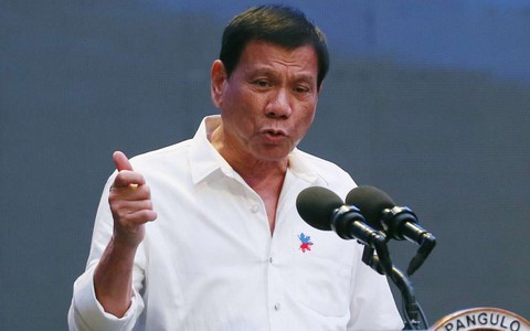 Tổng thống Philippines thăm Nhật bản: Rạn nứt gia tăng