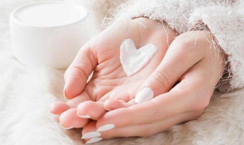10 mẹo đơn giản giúp tạm biệt da khô vào mùa đông