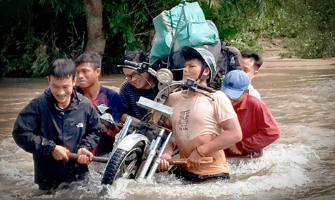 'Nụ cười qua sông' - giành giải đặc biệt Nét đẹp công đoàn và người lao động ngành y tế năm 2021