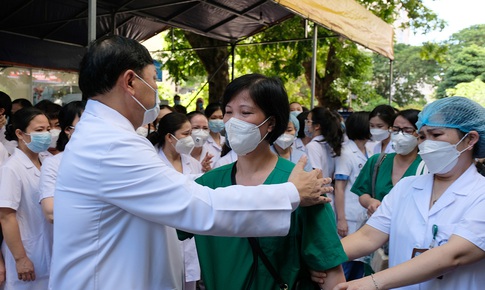 Tôn vinh các nữ 'chiến sĩ' vừa tham gia chống dịch COVID-19 vừa tận tâm chuyên môn của BV Phụ sản TW