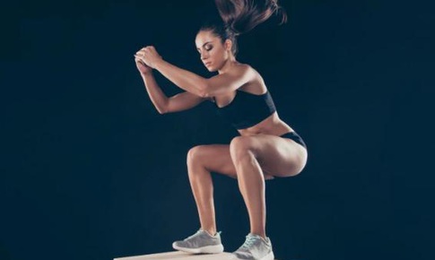 B&#224;i tập squat c&#243; thể gi&#250;p tăng k&#237;ch thước v&#242;ng 3?