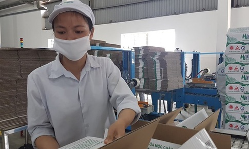 H&#224;ng loạt doanh nghiệp ph&#237;a Nam kh&#244;i phục sản xuất, trở lại &#39;b&#236;nh thường mới&#39;