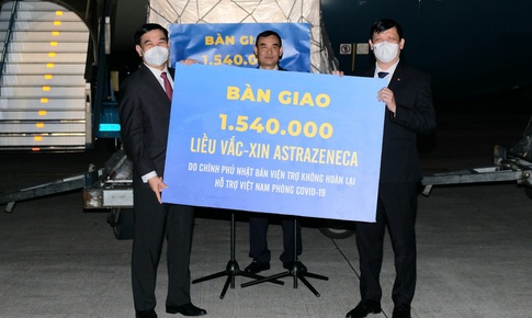 Bộ trưởng Bộ Y tế tiếp nhận hơn 1,5 triệu liều vaccine phòng COVID-19 của Nhật Bản viện trợ Việt Nam