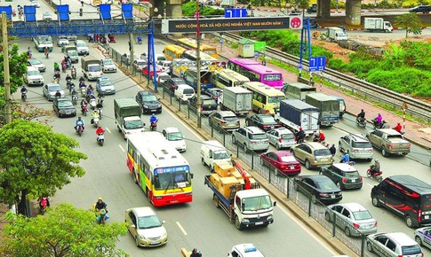 Thu ph&#237; &#244; t&#244; v&#224;o nội đ&#244;, vẫn c&#242;n nhiều băn khoăn