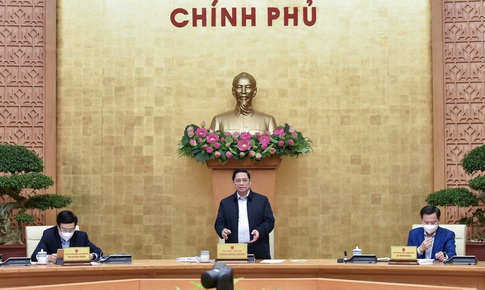 Thủ tướng: Gần 2 tháng thực hiện Nghị quyết 128, tình hình dịch được kiểm soát, kinh tế - xã hội khởi sắc