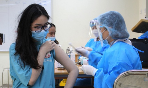 Hơn 605.000 trẻ 12-17 tuổi ở H&#224; Nội đ&#227; ti&#234;m vaccine COVID-19, đạt 87%