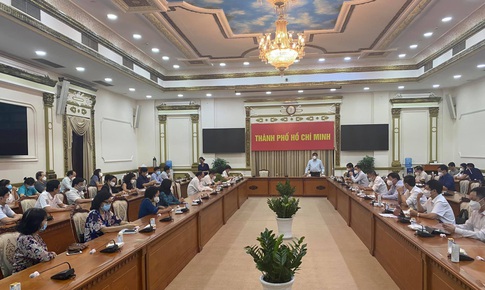 Bộ trưởng Nguyễn Thanh Long kêu gọi hệ thống y tế tư nhân của TP.HCM chung sức chống COVID-19