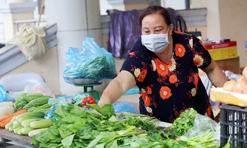 H&#224;ng loạt chợ lưu động được triển khai, người H&#224; Nội kh&#244;ng lo thiếu thực phẩm