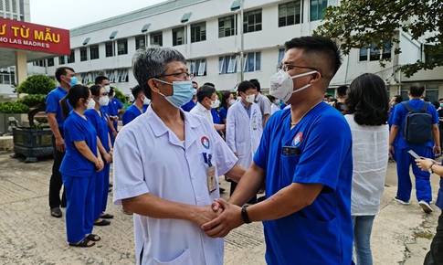 Quảng Bình: 50 thầy thuốc lên đường vào TP.HCM chống dịch theo mệnh lệnh từ trái tim 