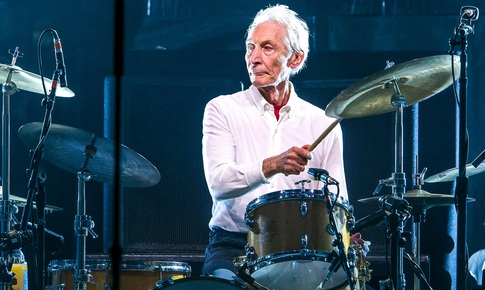 Huyền thoại trống Charlie Watts đ&#227; ra đi ở tuổi 80