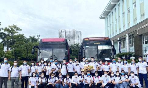 Y bác sĩ Bệnh viện K vào TP.HCM chống dịch COVID-19: "Chiến thắng mới về"