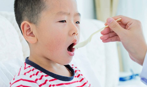 Trẻ bị ho nên ăn gì để nhanh khỏi?