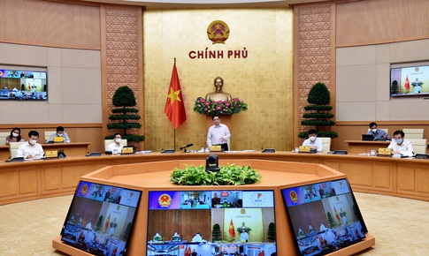 Thủ tướng: Người dân phải được tiếp cận y tế từ sớm, từ xa, từ cơ sở nếu không hệ thống y tế sẽ quá tải