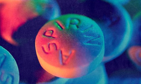 Aspirin giúp ngăn ngừa cơn đau tim, nhưng không an toàn cho tất cả mọi người