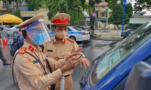 Hà Nội: Phạt hơn 1.500 người vi phạm phòng, chống dịch ngày đầu nghỉ lễ