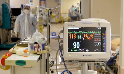 Bác sĩ trong tâm dịch: 'Những gì tôi chứng kiến đủ đau thương cho cả đời người!'