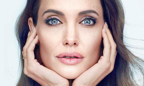 7 b&#237; quyết gi&#250;p Angelina Jolie c&#243; được vẻ ngo&#224;i rạng rỡ