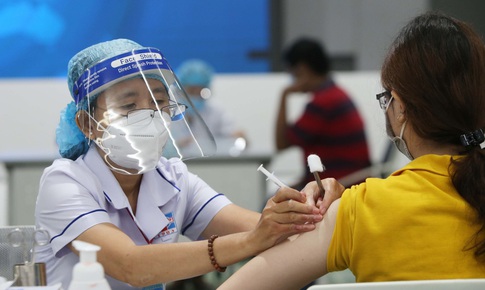 Chiều 6/1: Việt Nam đ&#227; tiếp nhận hơn 206 triệu liều vaccine ph&#242;ng COVID-19; c&#225;c địa phương đẩy nhanh ti&#234;m mũi 3