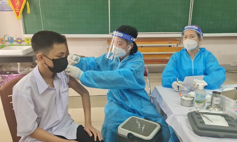 Nghệ An tăng tốc tiêm chủng chống dịch
