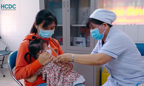 Ph&#226;n bổ 238.400 liều vaccine sởi v&#224; bạch hầu-ho g&#224;-uốn v&#225;n cho 28 tỉnh, th&#224;nh để ti&#234;m chủng mở rộng cho trẻ