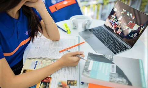 Nhiều trường đại học dạy trực tuyến trước và sau Tết Nguyên đán